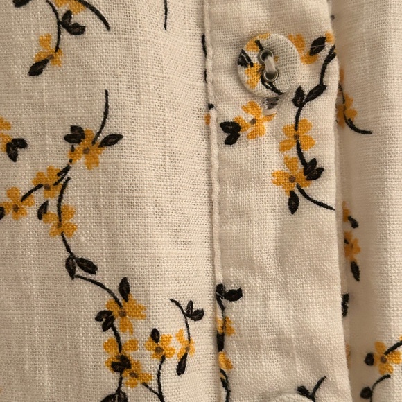 Small MINKPINK Linen Floral Button Up Blouse - Picture 5 of 6